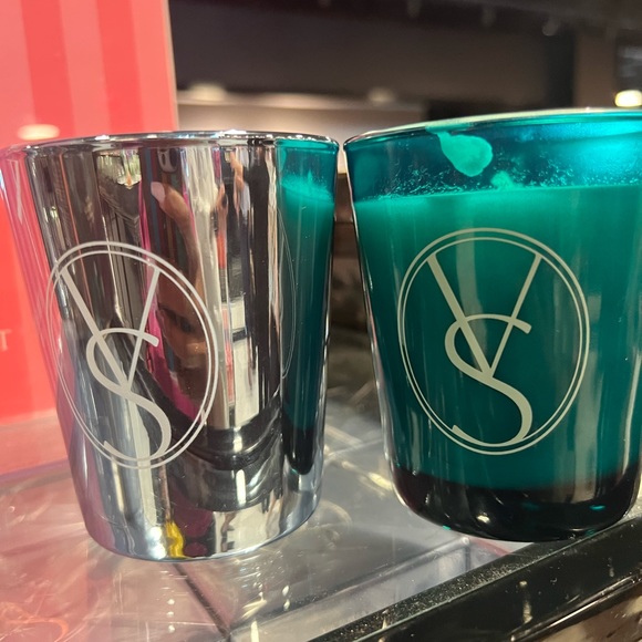 Victoria Secret Scented Candle - Picture 6 of 7